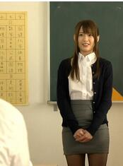 【日本m片】4月最新片-极品黑丝长腿美女老师被被变态学生手帕m晕后慢慢玩