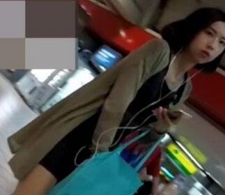 【首发极品CD】TW系列1241-地铁里的肉丝美女发现在拍她了