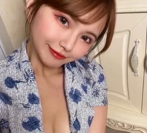 秀人视频 张思允 高颜巨乳 无罩无内 揉胸摸B 洗澡等 6V